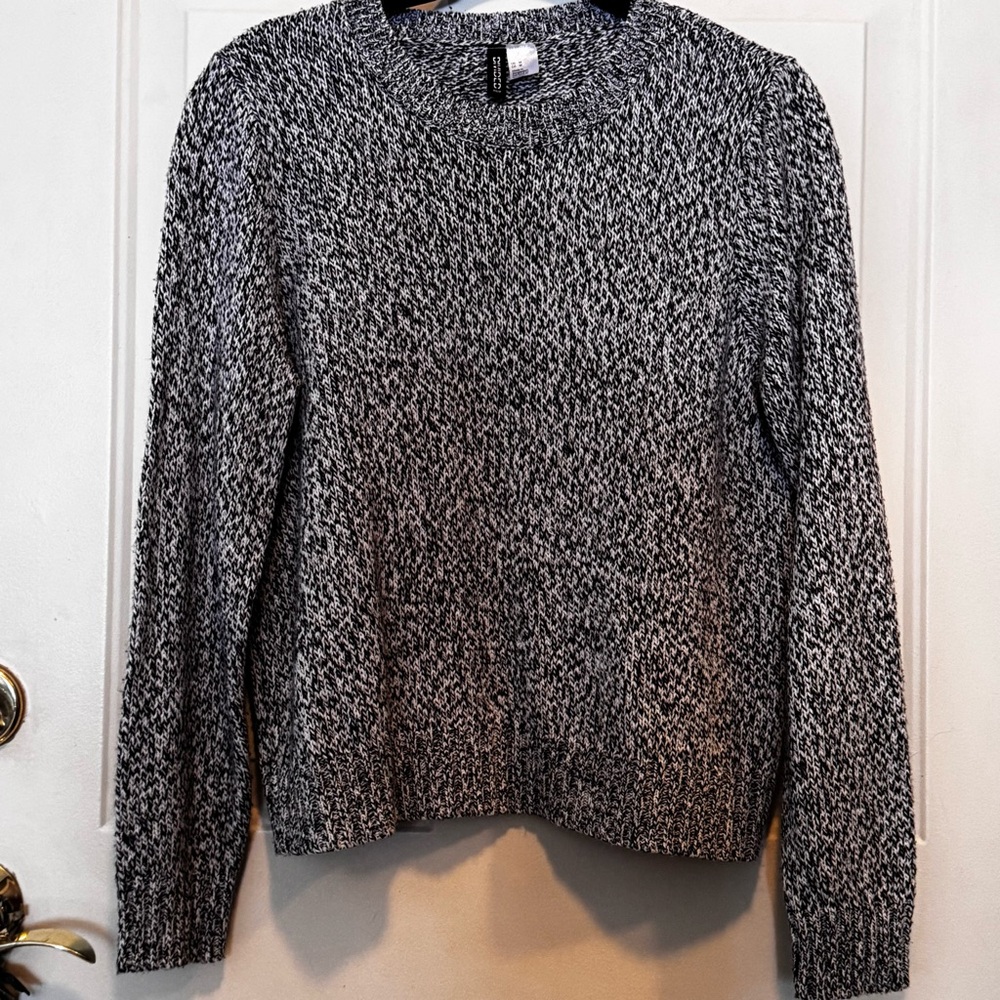 Divided H&M Black and White Sweater